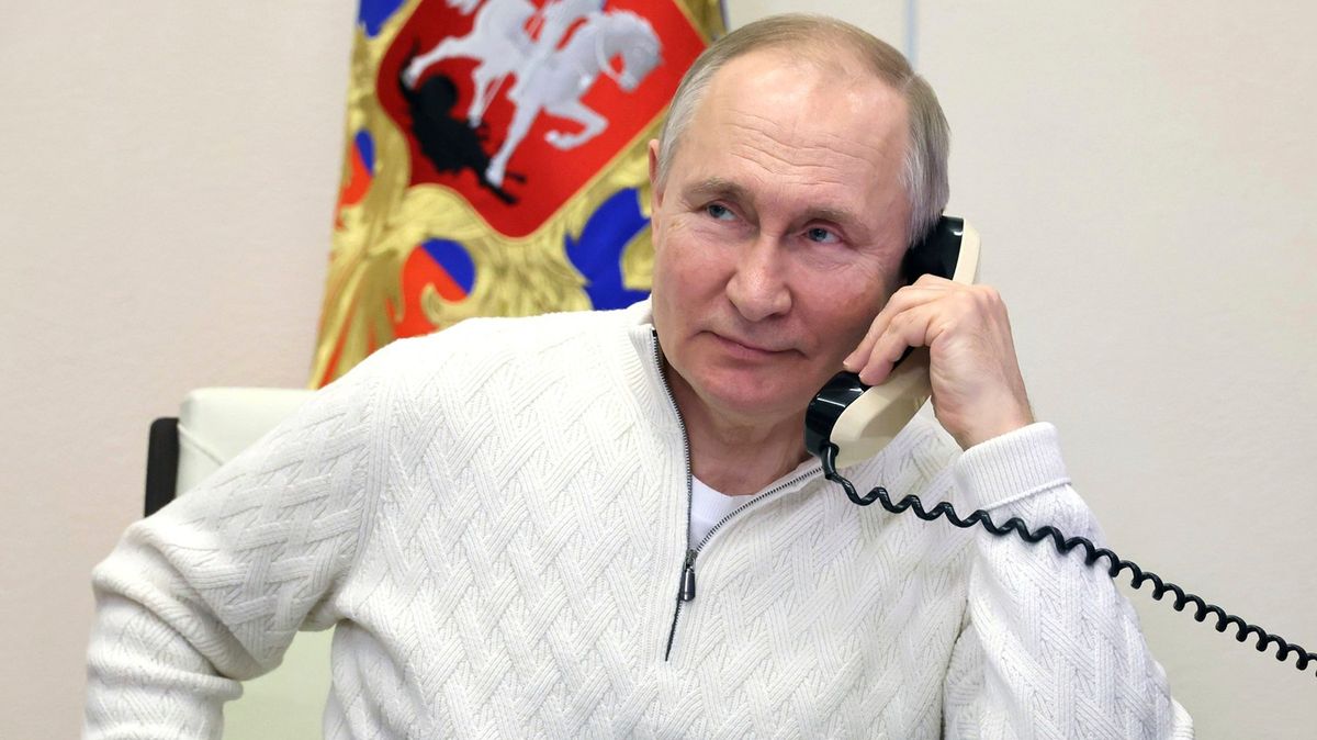 Putin nepoužívá mobil ani internet. Zběh z Kremlu popsal izolaci prezidenta
